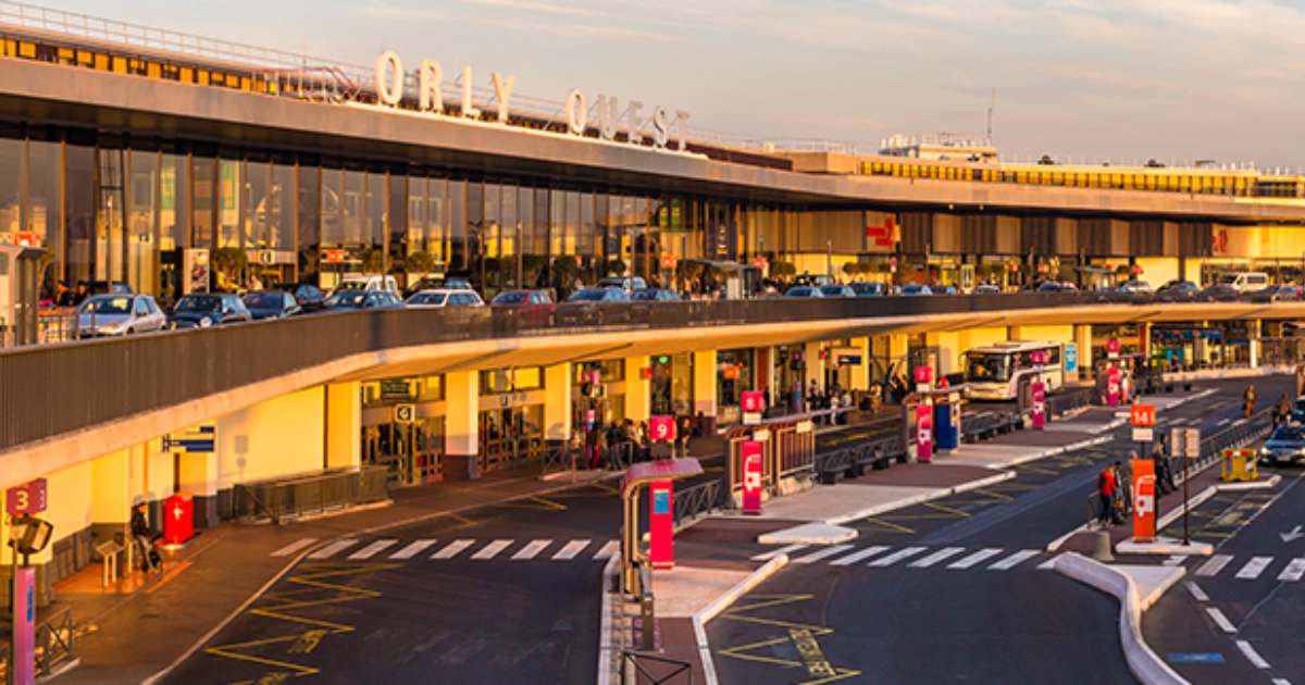 cancelled flight delayed paris orly airport